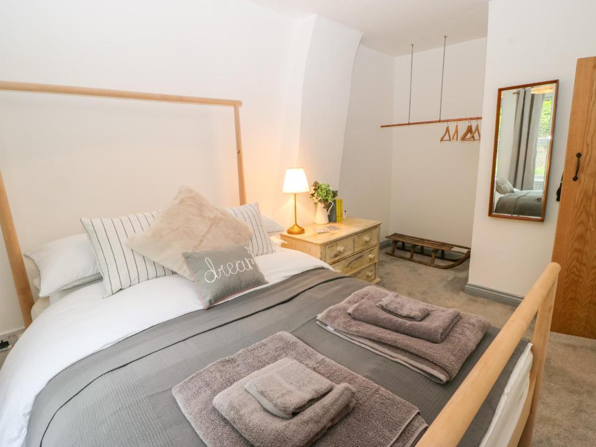 Hillside Hideaway Villa Холмфирт Екстериор снимка